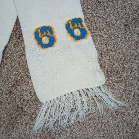 Vintage Milwaukee Brewers Logo Pabst Beer White Fringe Scarf 56" - Picture 2 of 8